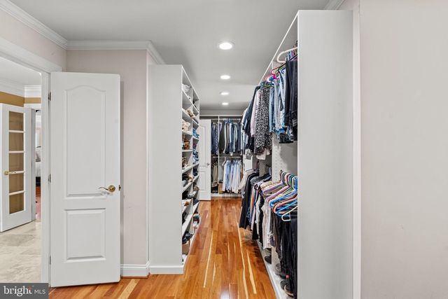 5452 CHANDLEY FARM CIR, Centreville, VA 20120