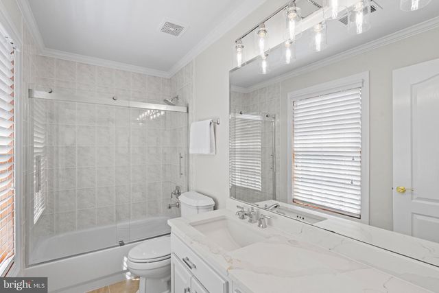 5452 CHANDLEY FARM CIR, Centreville, VA 20120