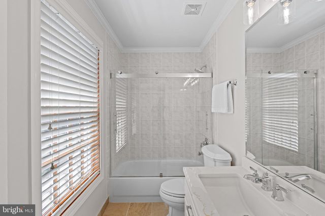 5452 CHANDLEY FARM CIR, Centreville, VA 20120