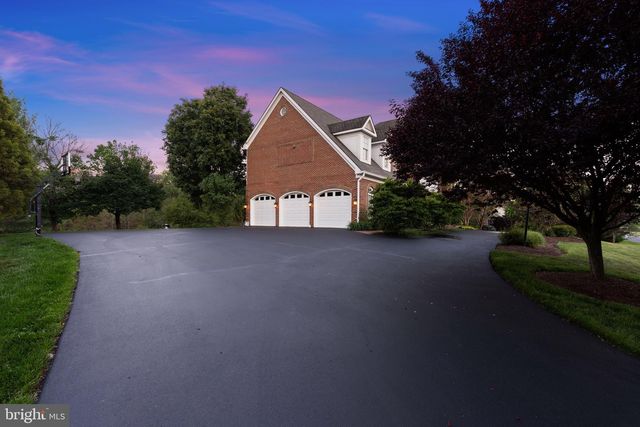 5452 CHANDLEY FARM CIR, Centreville, VA 20120