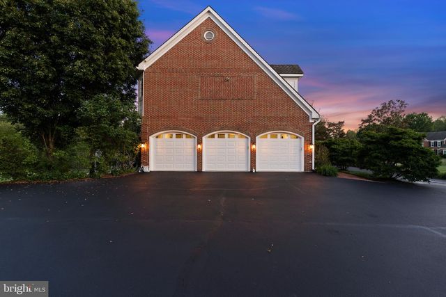 5452 CHANDLEY FARM CIR, Centreville, VA 20120