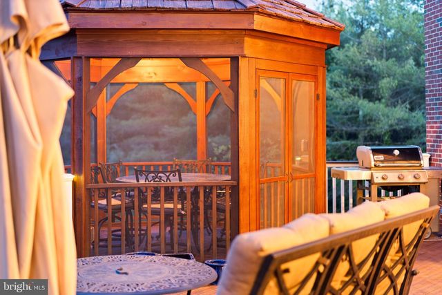 5452 CHANDLEY FARM CIR, Centreville, VA 20120