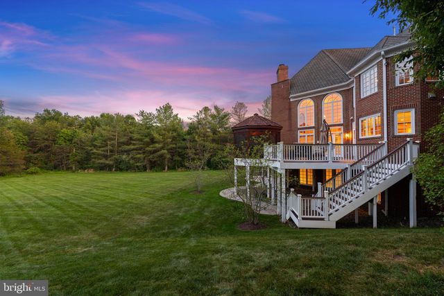 5452 CHANDLEY FARM CIR, Centreville, VA 20120