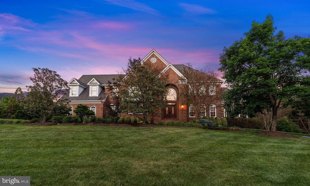 5452 CHANDLEY FARM CIR, Centreville, VA 20120
