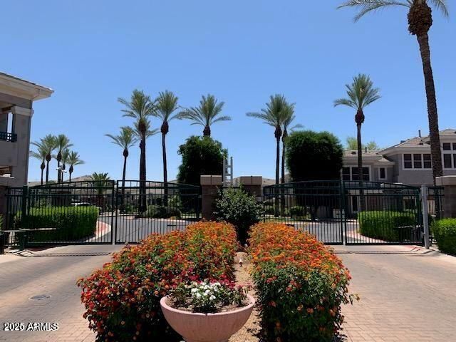 15221 N CLUBGATE Drive 2057, Scottsdale, AZ 85254