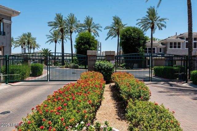 15221 N CLUBGATE Drive 2057, Scottsdale, AZ 85254