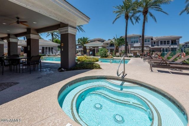 15221 N CLUBGATE Drive 2057, Scottsdale, AZ 85254