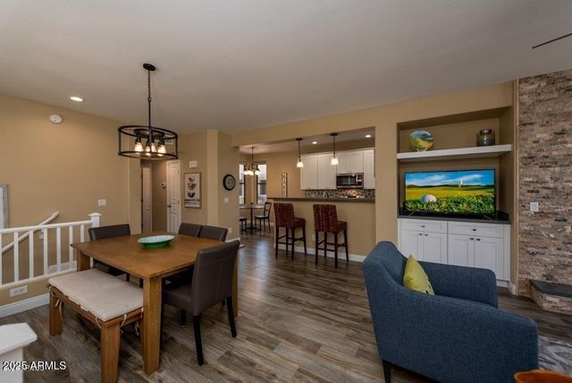 15221 N CLUBGATE Drive 2057, Scottsdale, AZ 85254