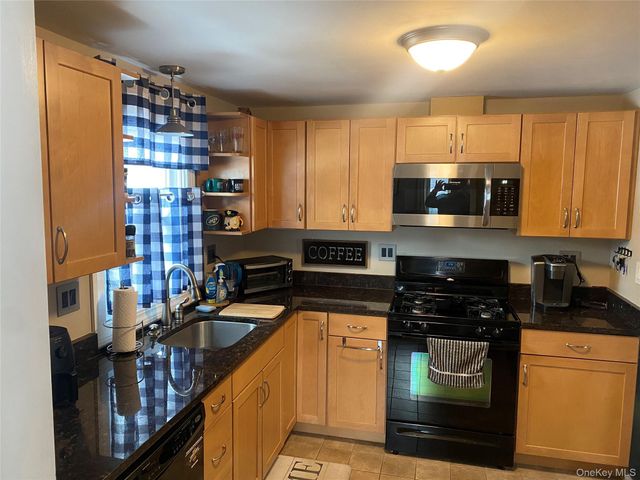 34 Ambassador Lane, Newburgh, NY 12550