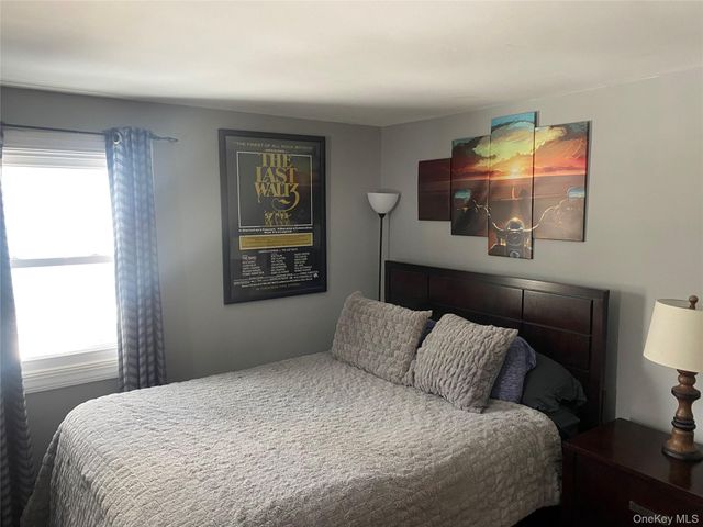 34 Ambassador Lane, Newburgh, NY 12550