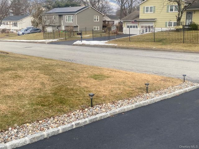 34 Ambassador Lane, Newburgh, NY 12550