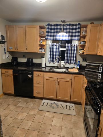 34 Ambassador Lane, Newburgh, NY 12550