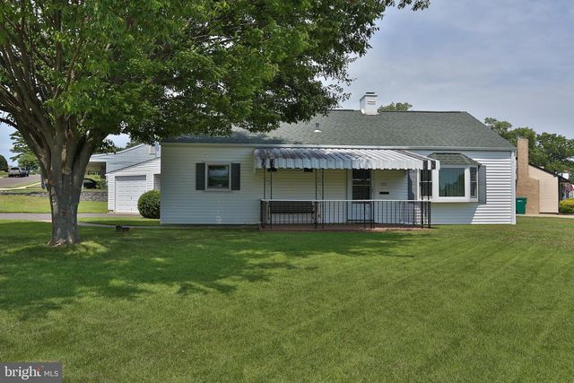 100 BEDFORD RD, Fairless Hills, PA 19030