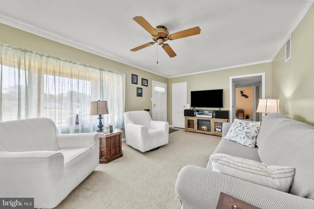 100 BEDFORD RD, Fairless Hills, PA 19030