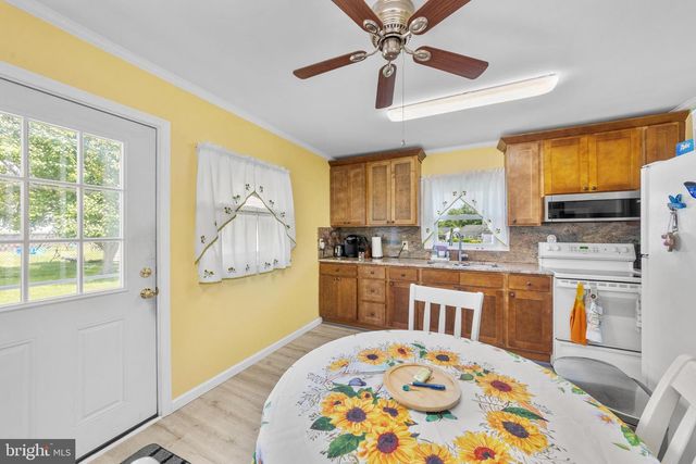 100 BEDFORD RD, Fairless Hills, PA 19030
