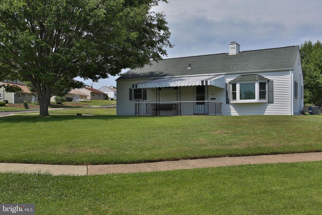 100 BEDFORD RD, Fairless Hills, PA 19030