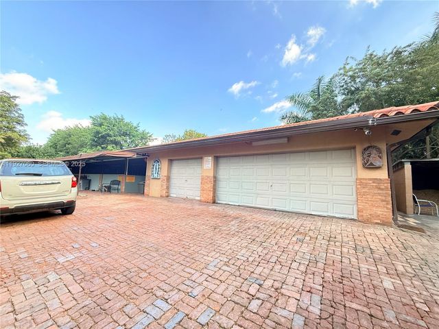 5877 SW 123rd Ave Main, Miami, FL 33183