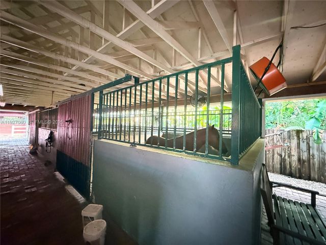 5877 SW 123rd Ave Main, Miami, FL 33183