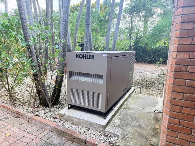 5877 SW 123rd Ave Main, Miami, FL 33183