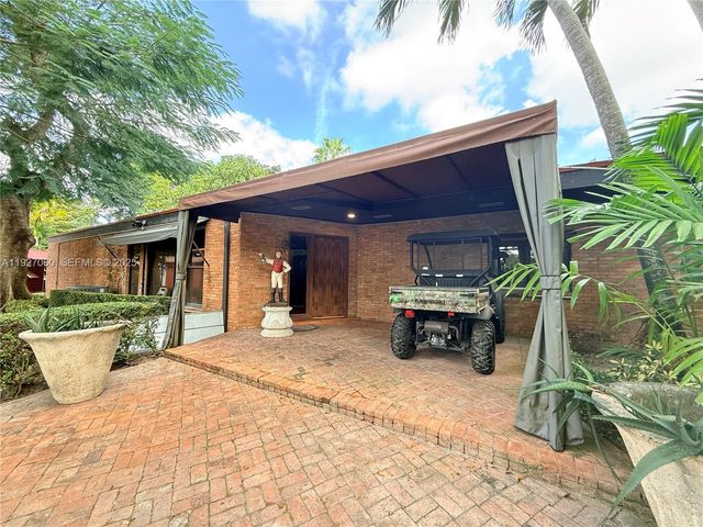 5877 SW 123rd Ave Main, Miami, FL 33183