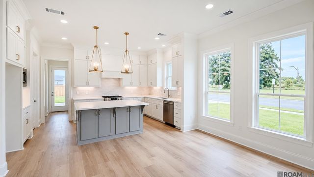 7025 Ardennes Dr, Baton Rouge, LA 70820