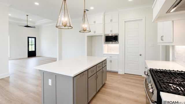 7025 Ardennes Dr, Baton Rouge, LA 70820