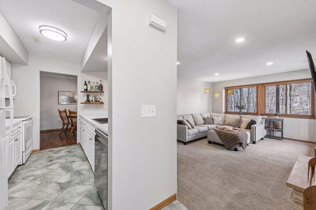 1811 Yuma Lane N, Plymouth, MN 55447