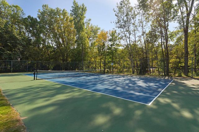 1811 Yuma Lane N, Plymouth, MN 55447