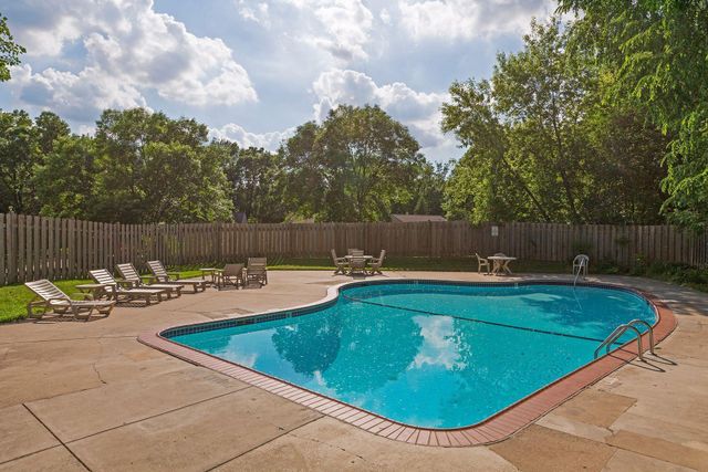 1811 Yuma Lane N, Plymouth, MN 55447