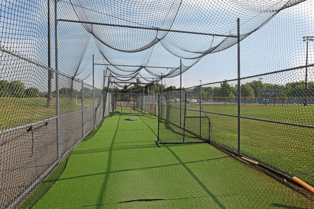 1811 Yuma Lane N, Plymouth, MN 55447