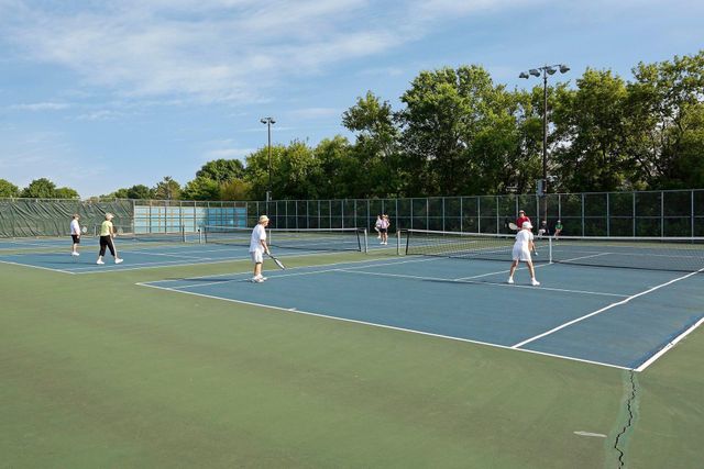 1811 Yuma Lane N, Plymouth, MN 55447