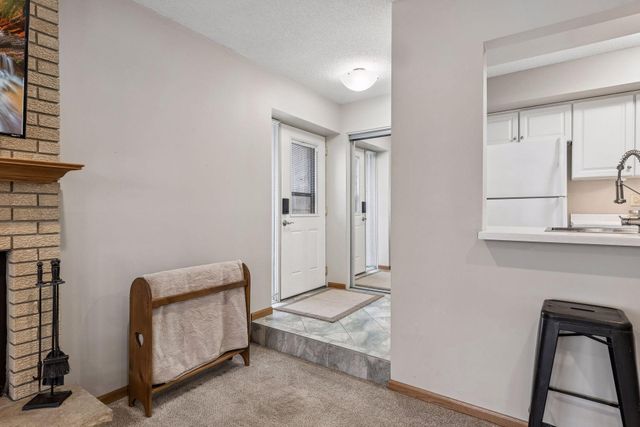 1811 Yuma Lane N, Plymouth, MN 55447