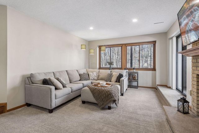 1811 Yuma Lane N, Plymouth, MN 55447