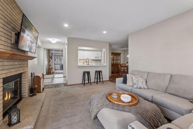 1811 Yuma Lane N, Plymouth, MN 55447