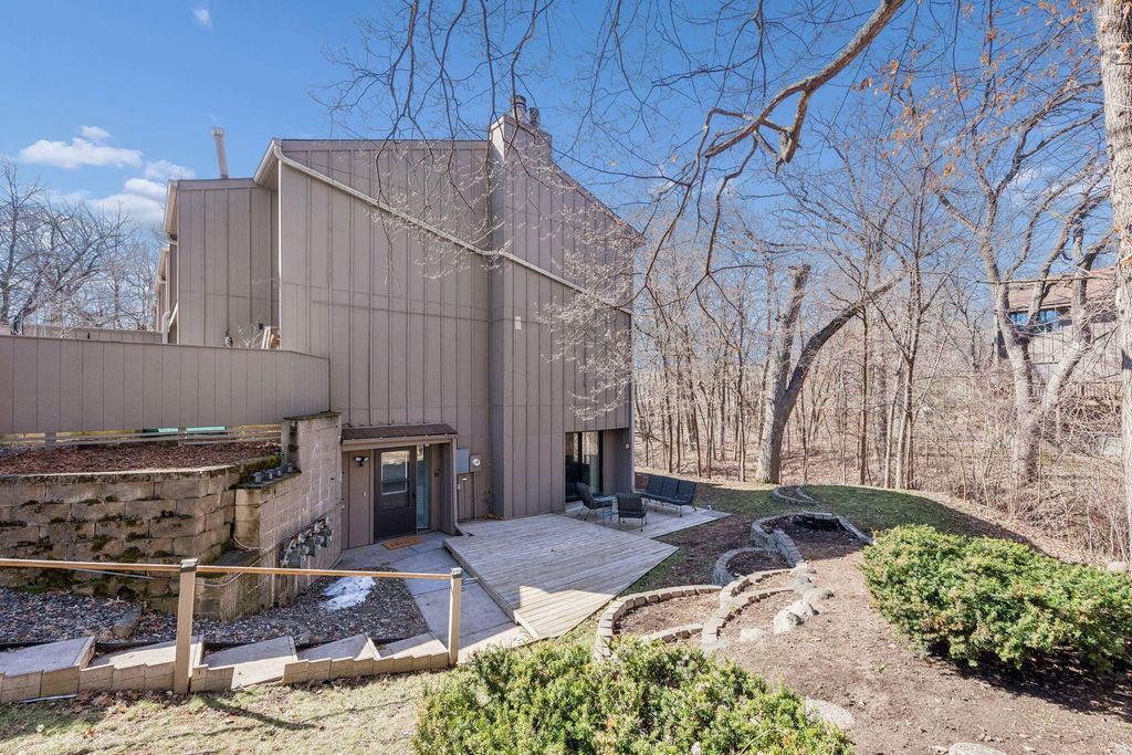 1811 Yuma Lane N, Plymouth, MN 55447