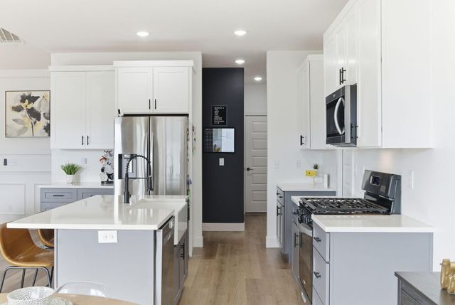 120 E Chloe Lane, Republic, MO 65738