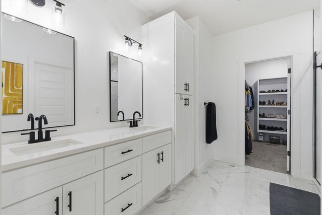 120 E Chloe Lane, Republic, MO 65738