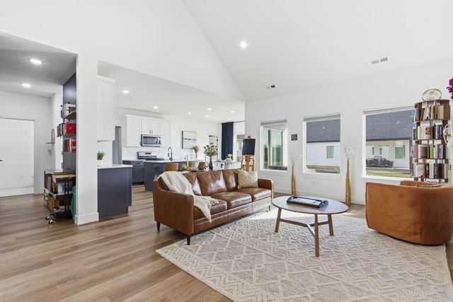 120 E Chloe Lane, Republic, MO 65738