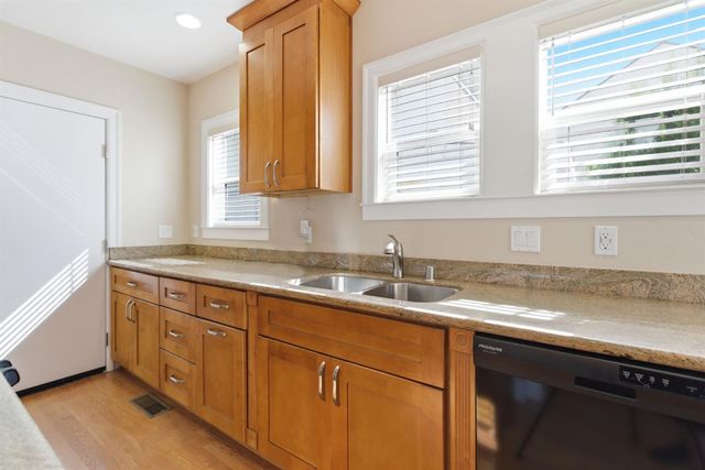 686 S Tuxedo Ave, Stockton, CA 95204