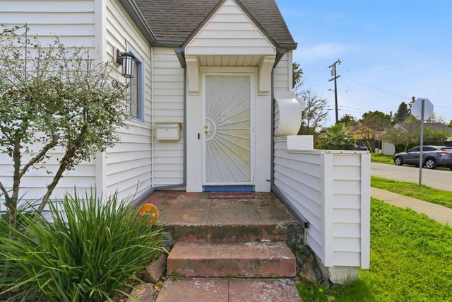 686 S Tuxedo Ave, Stockton, CA 95204