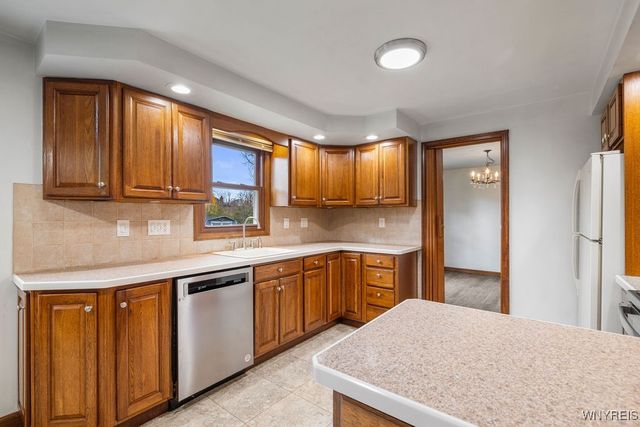 4822 East Eddy Drive, Lewiston, NY 14092