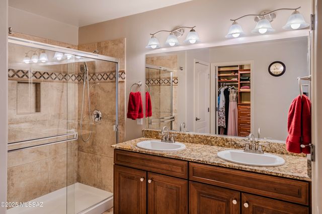 1042 E Madera Grove Lane, Sahuarita, AZ 85629