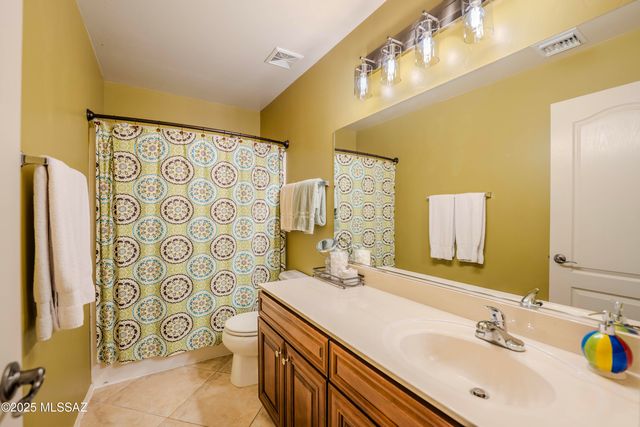 1042 E Madera Grove Lane, Sahuarita, AZ 85629