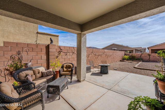 1042 E Madera Grove Lane, Sahuarita, AZ 85629