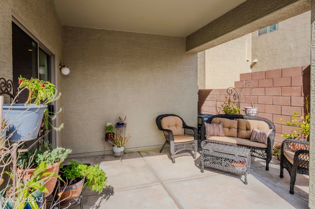 1042 E Madera Grove Lane, Sahuarita, AZ 85629