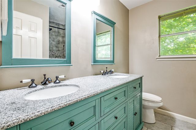 870 raintree Lane, Desoto, TX 75115