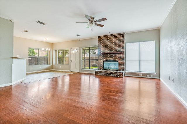 870 raintree Lane, Desoto, TX 75115