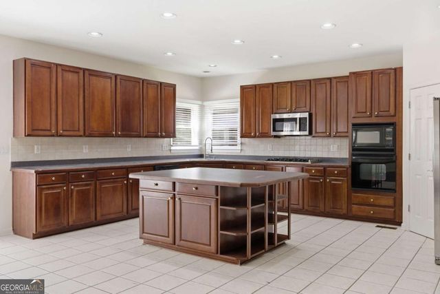 1702 Clay Brooke Court SE, Smyrna, GA 30082