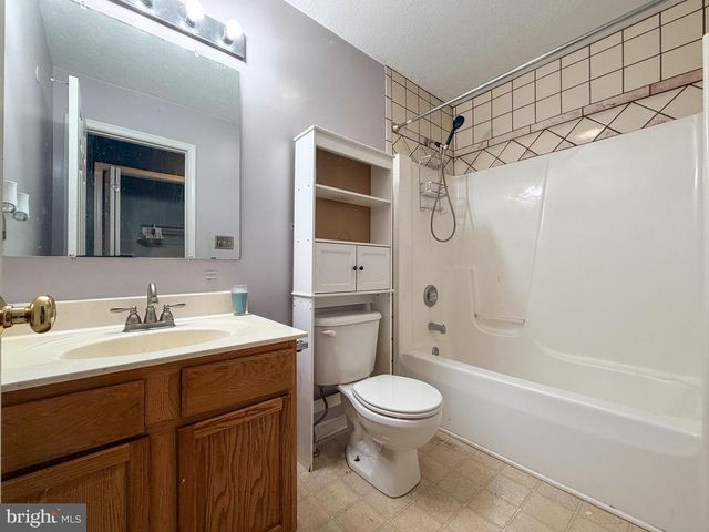 380 WENDOVER DR, Bunker Hill, WV 25413