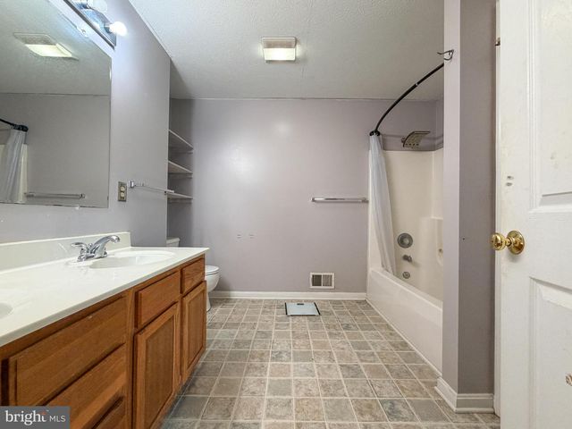 380 WENDOVER DR, Bunker Hill, WV 25413